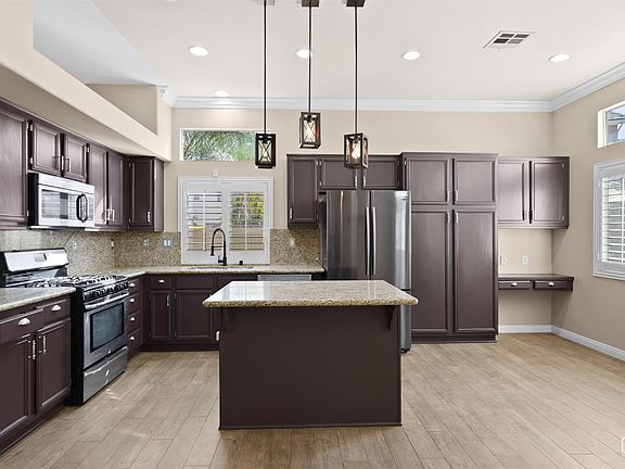 5th image of 39528 Montebello Way