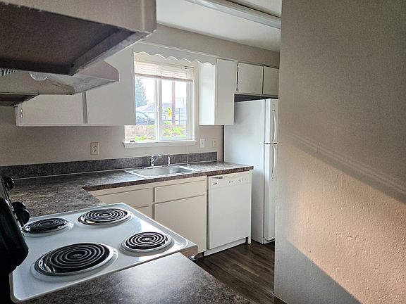 4th image of 2497 Hyde St SE #2497