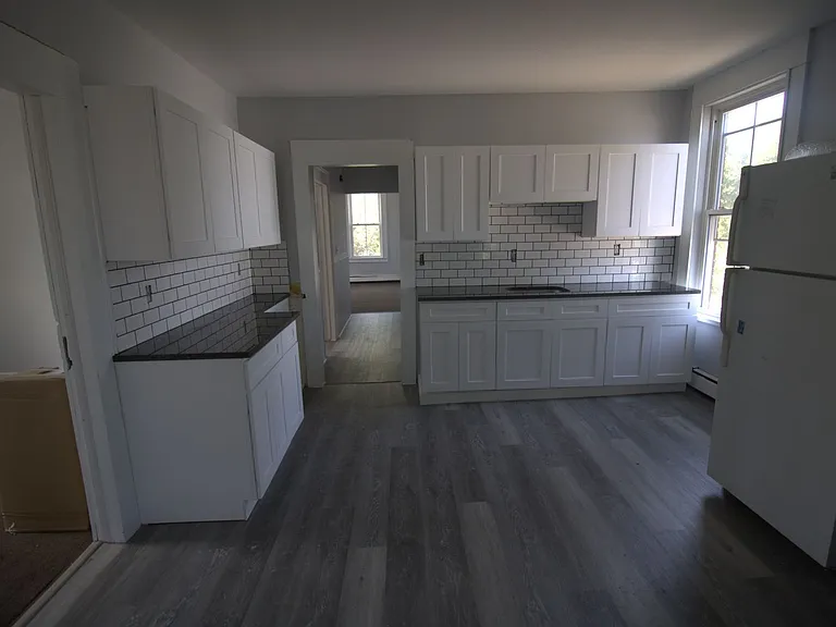 31 White St — Photo 2