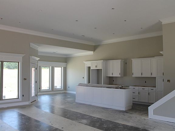 3rd image of 3612 Lake Pointe Dr