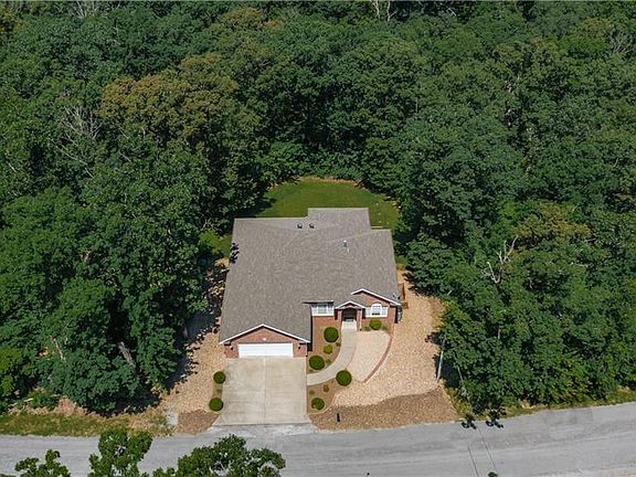 3rd image of 21 Lockton Dr