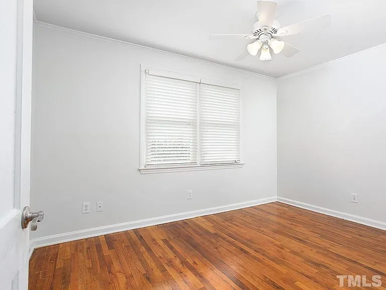 2212 Brewer St — Photo 12