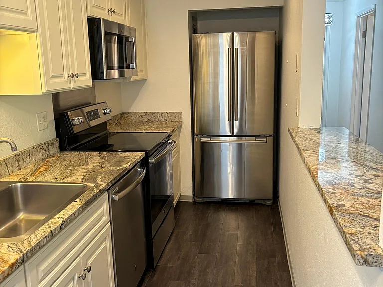 110 NW 39th St #3 — Photo 12