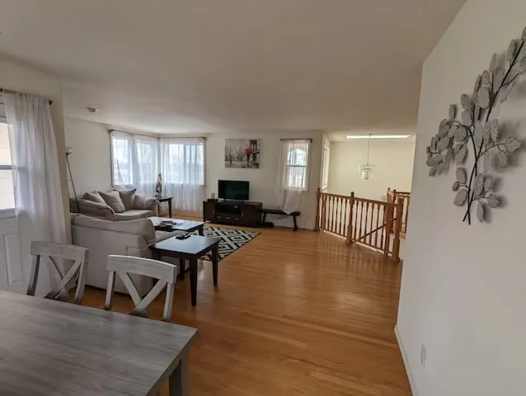 6 bed, 1800 sqft, $900 — Photo 3