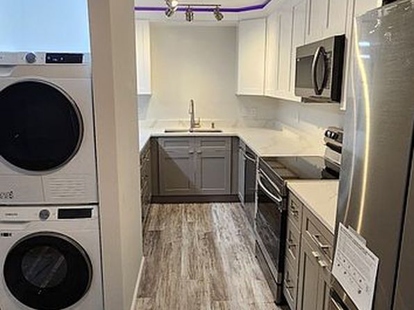 243 Castlewood Dr APT 2