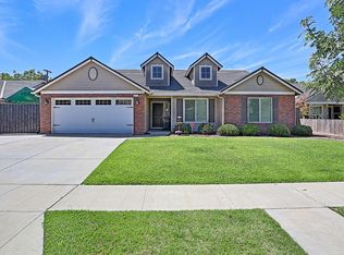 2671 Tamarack Ave, Sanger, CA 93657