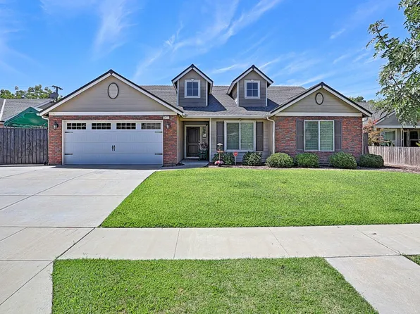 2671 Tamarack Ave, Sanger, CA 93657