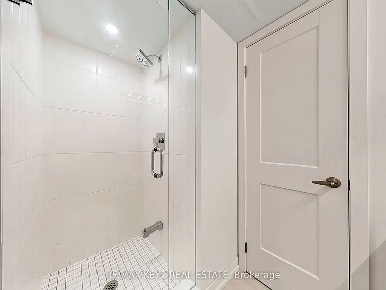 1670 Victoria Park Ave #213 — Photo 19
