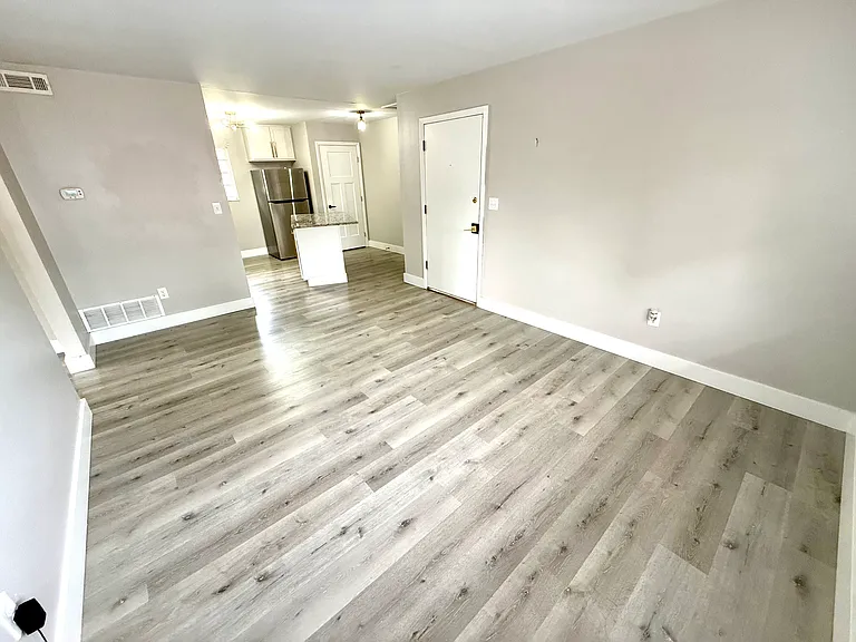 1541 Glenn Ave — Photo 8