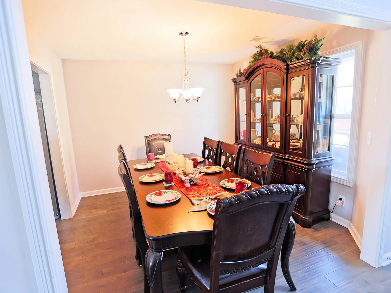 3 bed, 2.5 bath, 1800 sqft, $1,895 — Photo 4