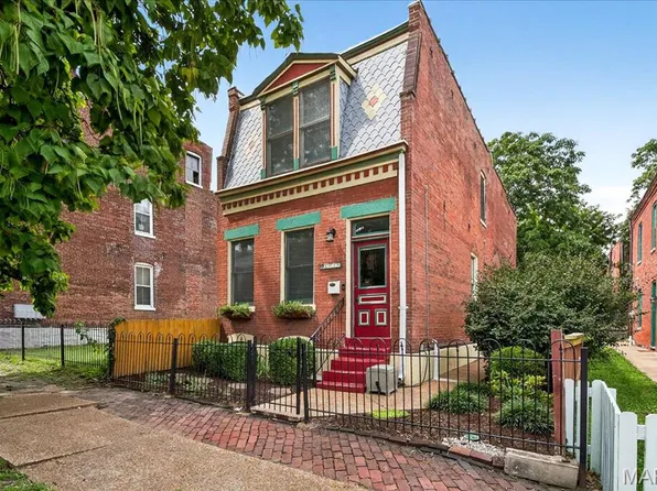 2415 Menard St, Saint Louis, MO 63104