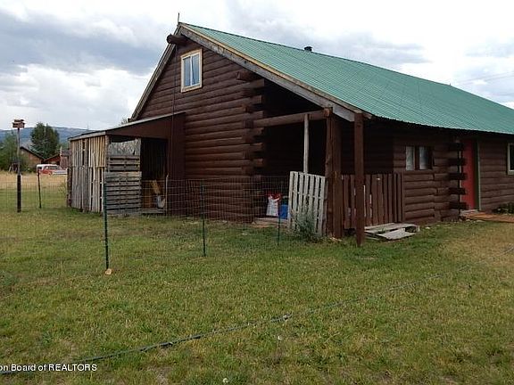 3rd image of 315 Leisure Ln