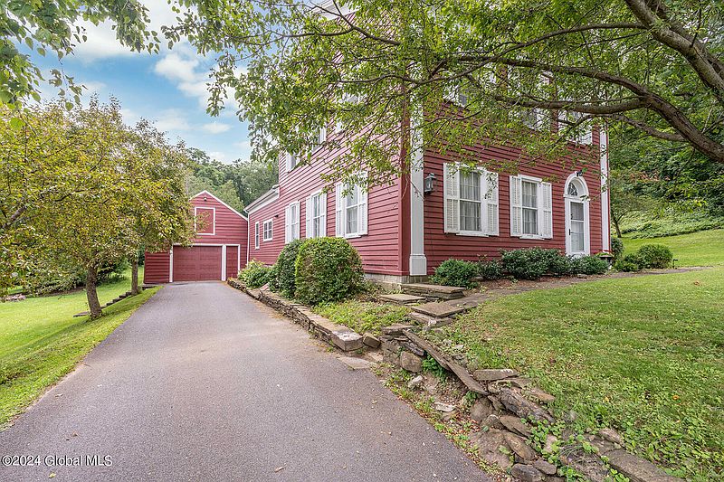 3rd image of 756 Irish Hill Road