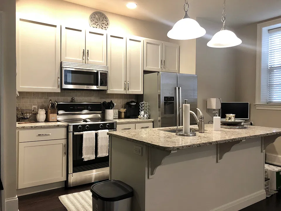 219 E King St #1