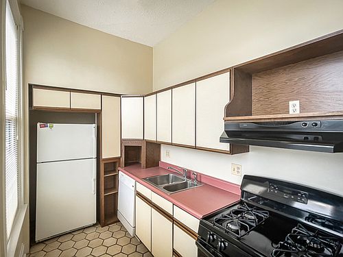 5th image of 2235 Francis Ln APT 3