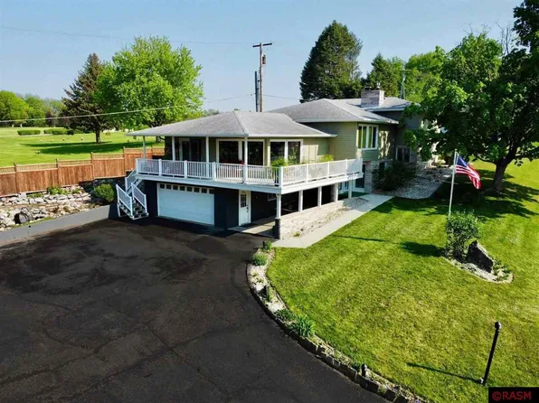 1713 Woodland Ave, Mankato, MN 56001