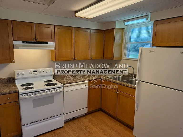 1825 Meadowland Ln #E — Photo 4