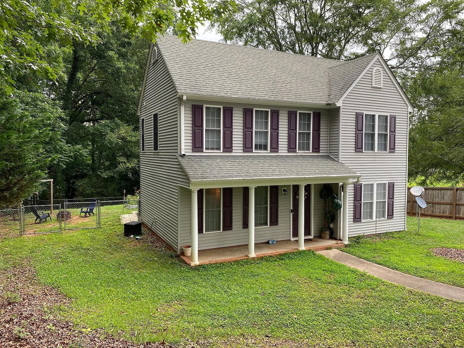 3 bed, 2.5 bath, 1434 sqft, $1,800 — Photo 1