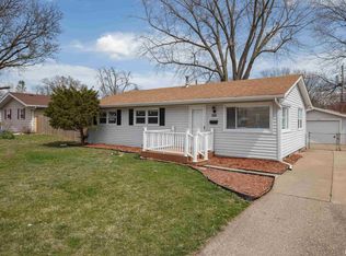 2707 Holly Dr, Bettendorf, IA