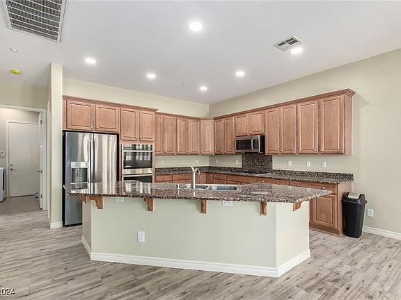 3rd image of 3915 W Hammer Ln