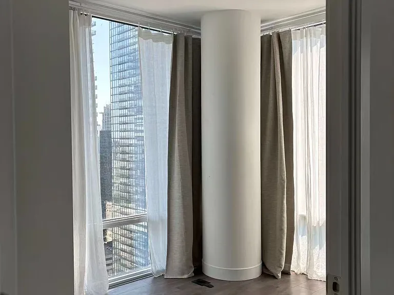 501 Yonge St #3212 — Photo 6