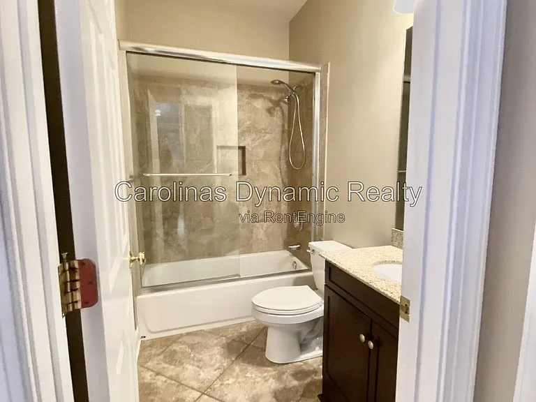 605 Queenswater Ln — Photo 11
