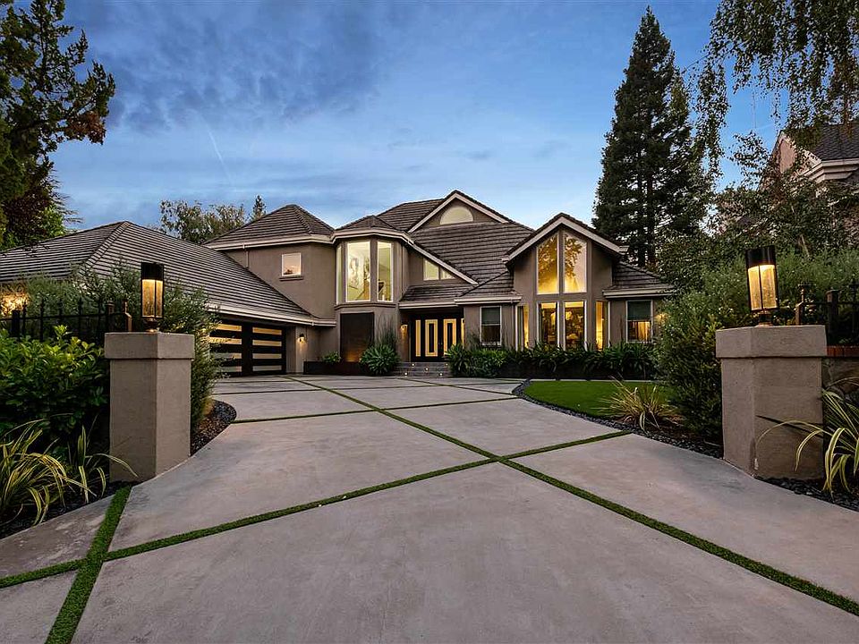 1st image of 601 Blue Spruce Dr