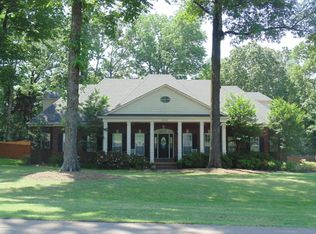 8529 Saddlecreek Dr, Olive Branch, MS 38654