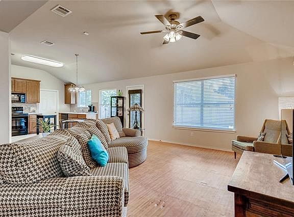 5th image of 9405 Pioneer Forest Dr