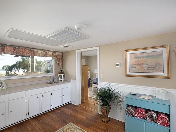 5th image of 9000 Palmetto Dr APT 203D