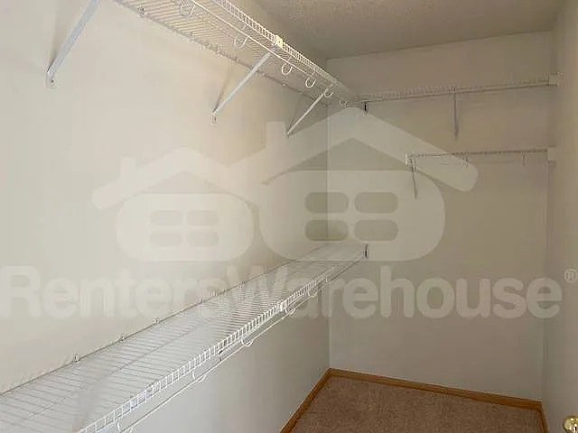 11011 Oak Grove Cir #B — Photo 9