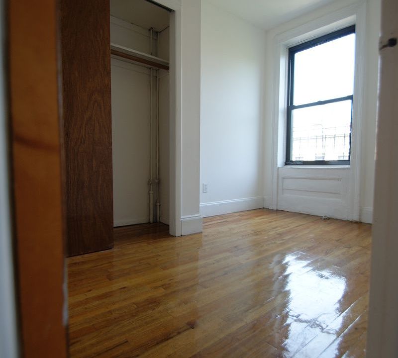 2nd image of 416 E 9th St APT 8