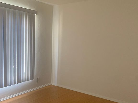 5th image of 302 N Louise St #11