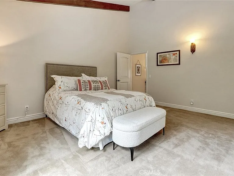 4751 Topeka Dr — Photo 48