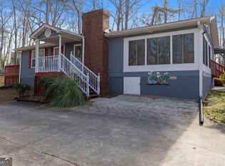 6449 Paradise Point Rd, Flowery Branch, GA 30542