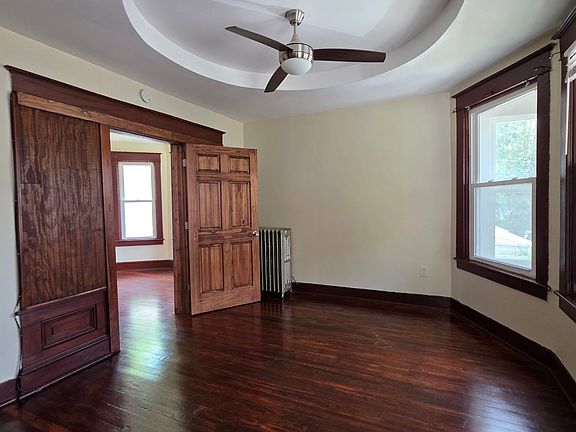 3rd image of 37 Barclay St #1