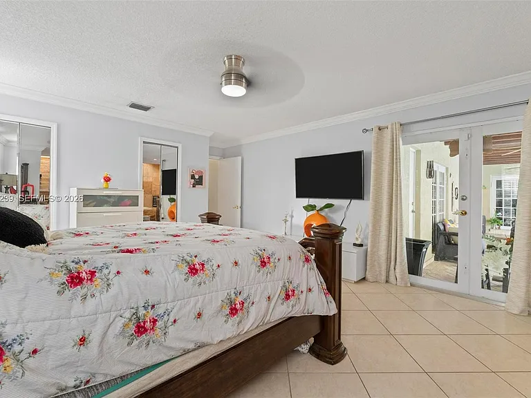14012 SW 38th Ter — Photo 22