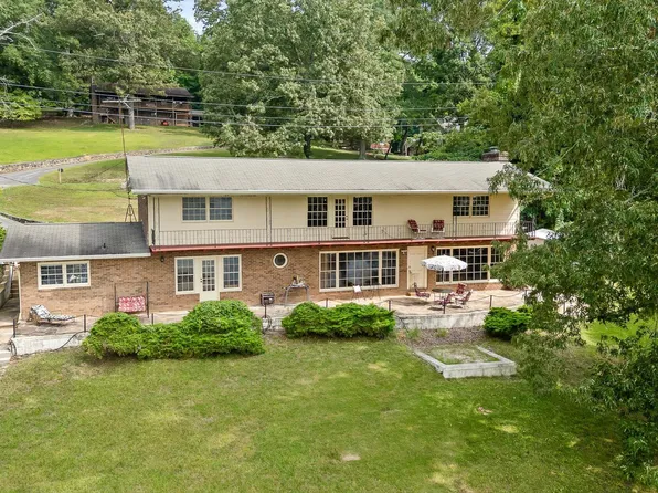 1383 Osage Dr, Soddy Daisy, TN 37379