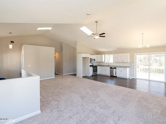 5th image of 1219 Indian Lakes Rd NE