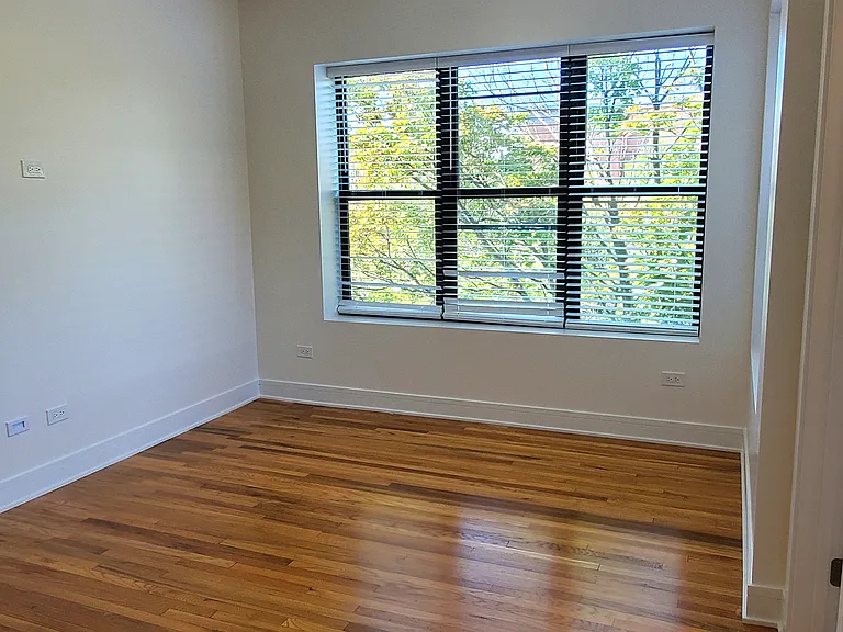 4855-59 N Sawyer Ave #3N — Photo 9
