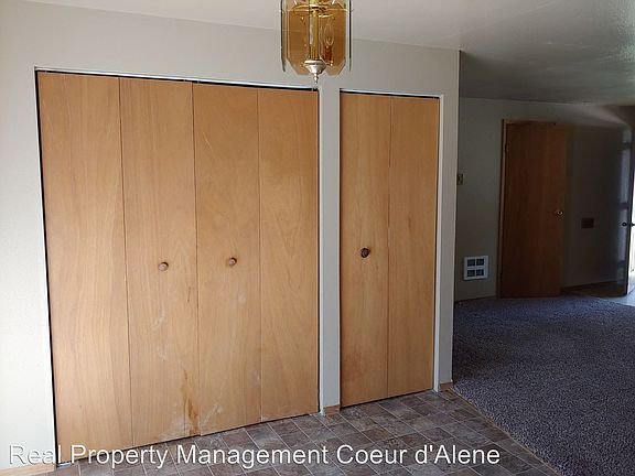 4th image of 2546 W Fairway Dr