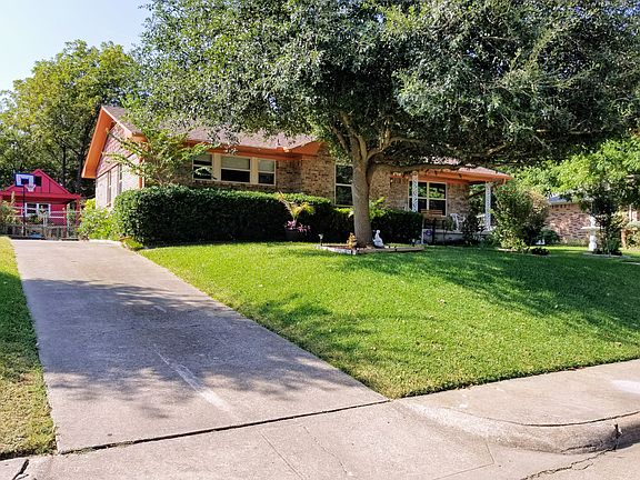 2nd image of 328 Davis Dr