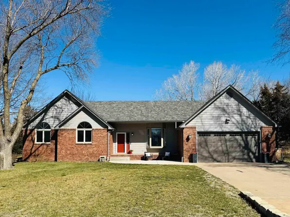 4010 Meadow Ridge Ln, Hutchinson, KS 67502