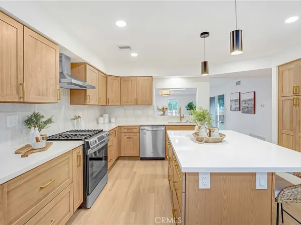 22323 Miranda St, Woodland Hills, CA 91367