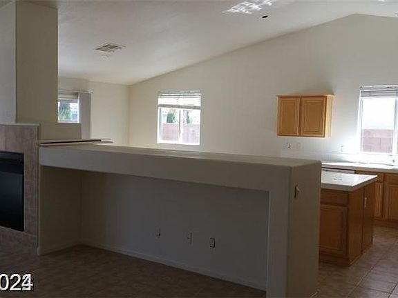3rd image of 164 Golden Crown Ave