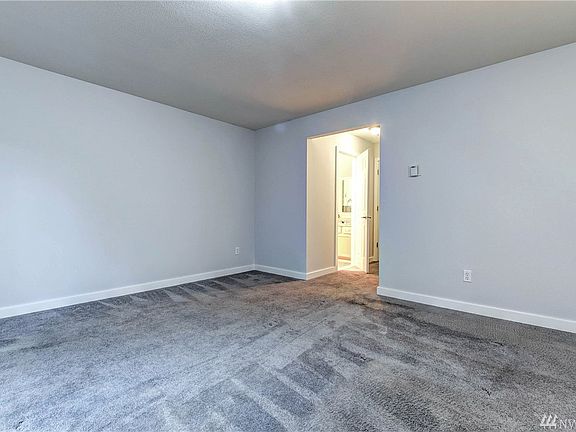 4th image of 12549 Roosevelt Way NE APT 7