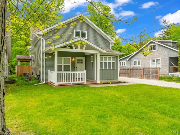 3565 Memoir Dr, Fort Gratiot, MI 48059