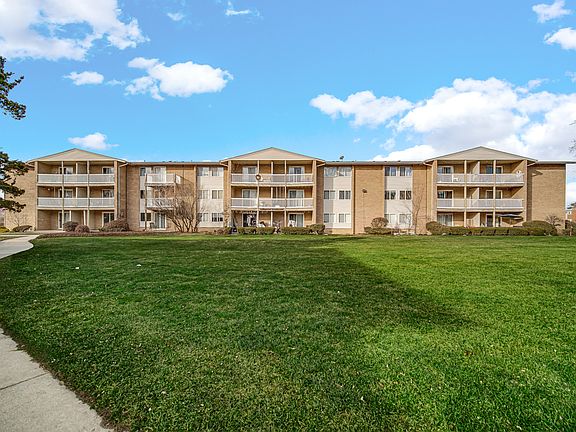 4th image of 910 Beau Dr Unit 113