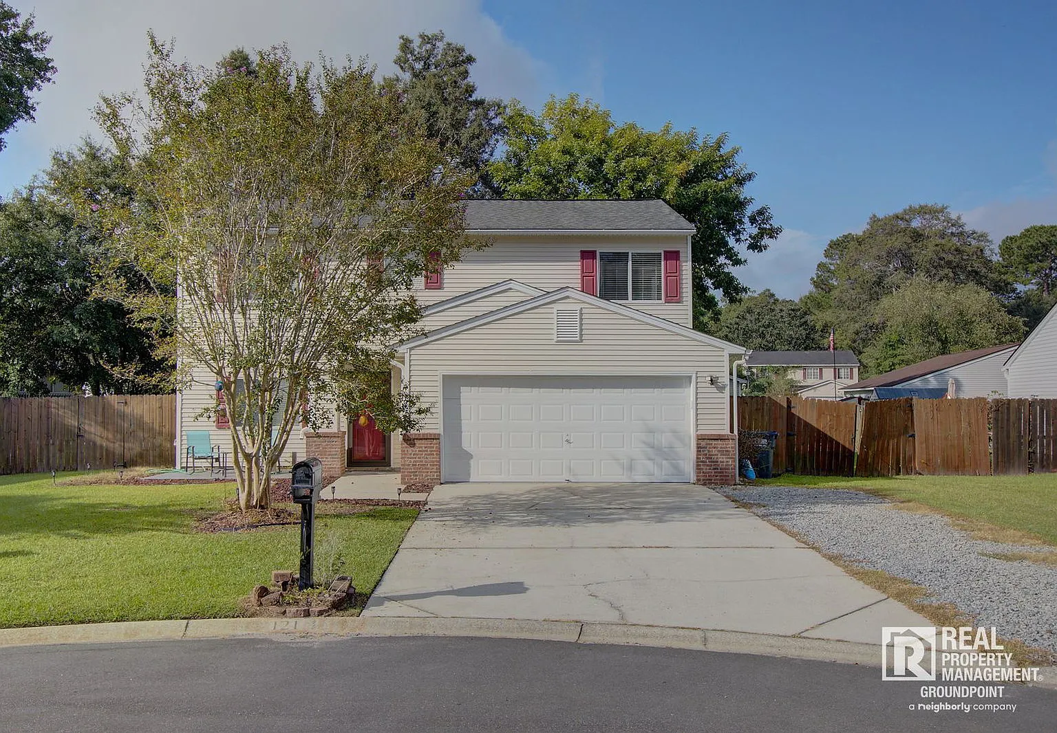 4 bed, 2.5 bath, 1949 sqft, $2,600 — Photo 1