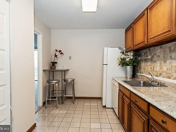 2nd image of 6100 Westchester Park Dr APT L2